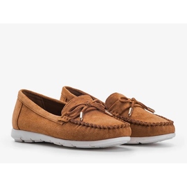 Bruna loafers i ekologisk mocka med en Mckayla-rosett 1