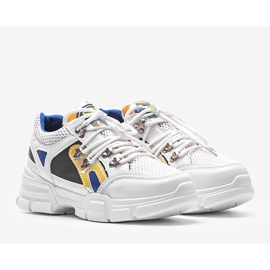 Karla vita sportskor 1