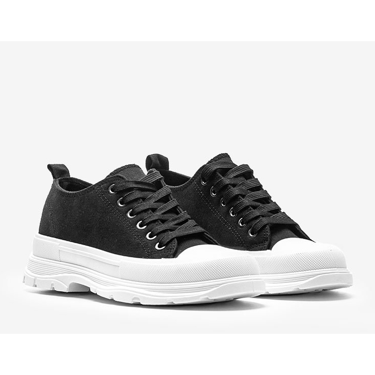 Svarta sneakers på en tjock Alyssa -sula 1