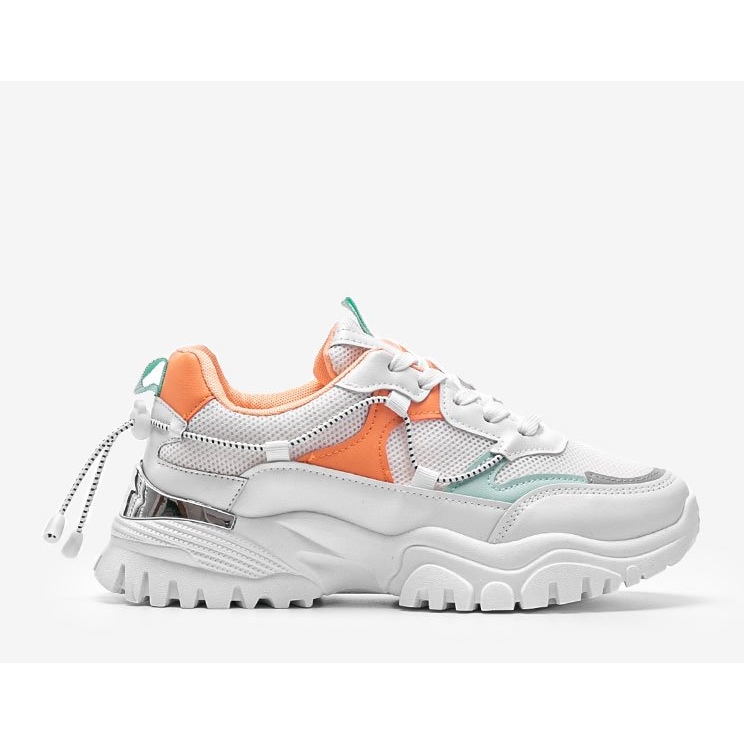 Cristal vita sportskor 1