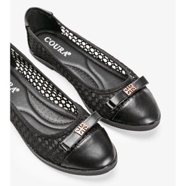 Kaley svarta genombrutna ballerinor 1