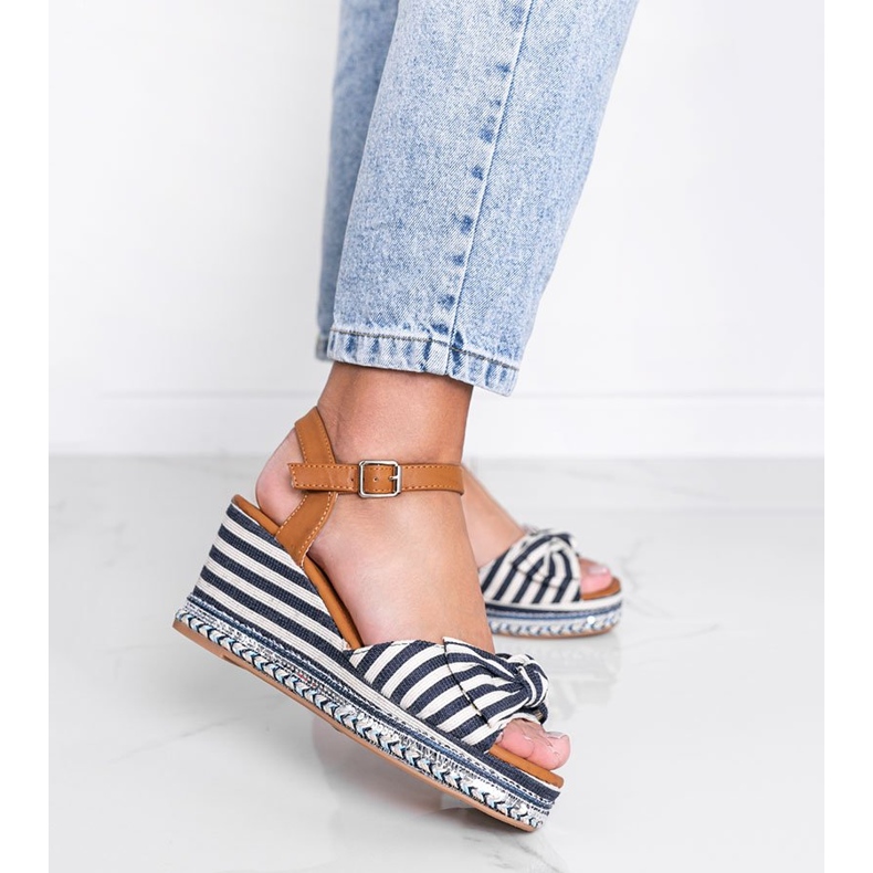 Blå och vita kilar Dulce sandaler 1