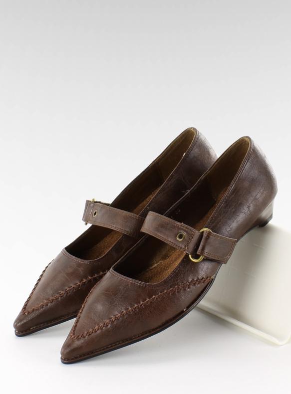 2206-1 bruna pumpar med ett spänne 1