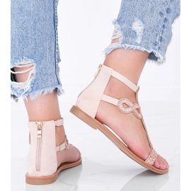 Beige sandaler prydda med Cersi cubic zirconia 1