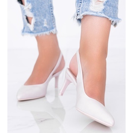 Pumpar på en stilettpulverrosa Elen 2