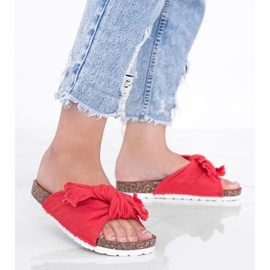 Röda sandaler på Martenn kork sula 1