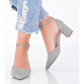 Grå pumpar på den låga Gemma -stolpen 1