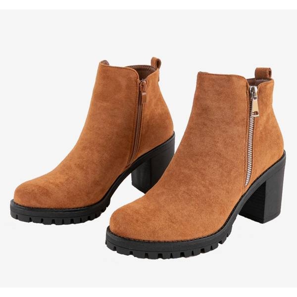 Kamelstövlar på det lilla inlägget brun 2