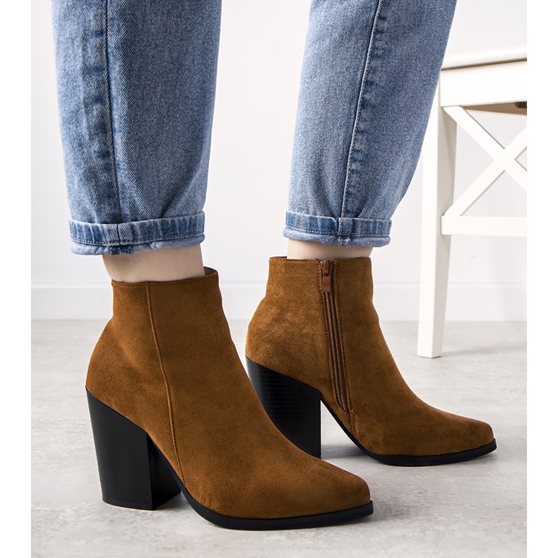 Kamel cowboystövlar på Miladys stolpe brun 1