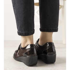 Bruna brogues på Tiffy lågklack 1