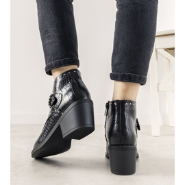 Svarta fotkängor med Montiana -spänne 1