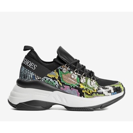 Svarta sneakers på Lissas höga sula 1