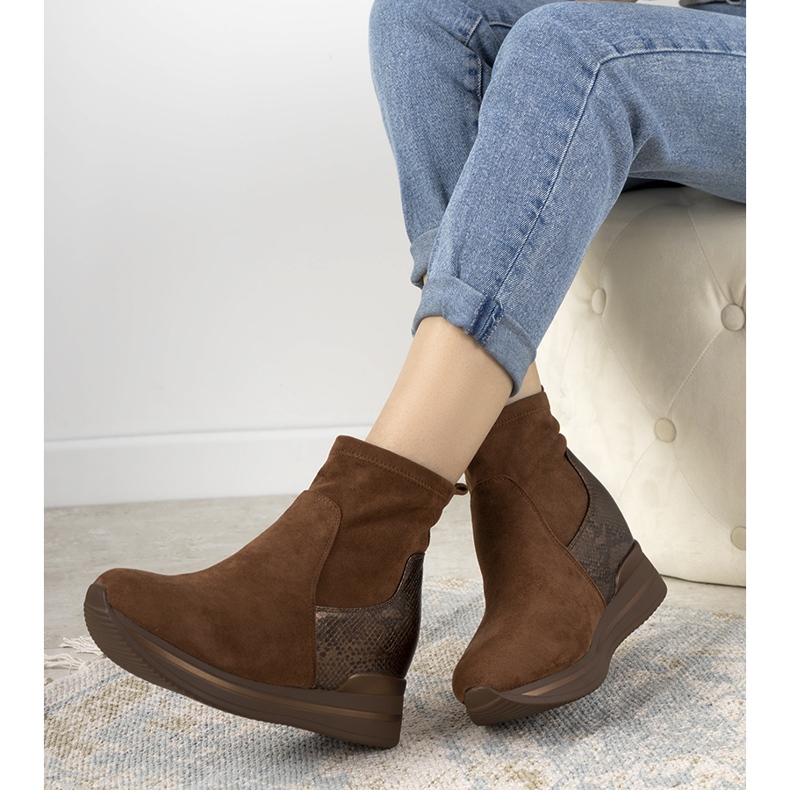 Bruna sneakers med en Garibay ormskinnsinlägg 1