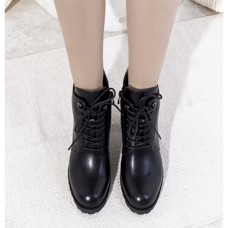 Svarta isolerade stövlar med Padilla-bindning 1