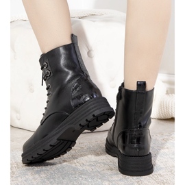 Svarta isolerade stövlar på hög Dorasula 1