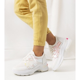 Rosa och vita Bates sneakers 1