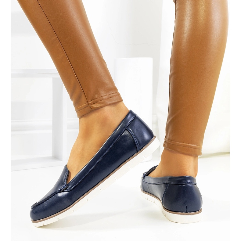 Marinblå mockasiner för kvinnor från Montez 1