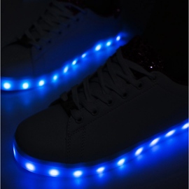 Vita och rosa sneakers med Alfaro led-ljus 1