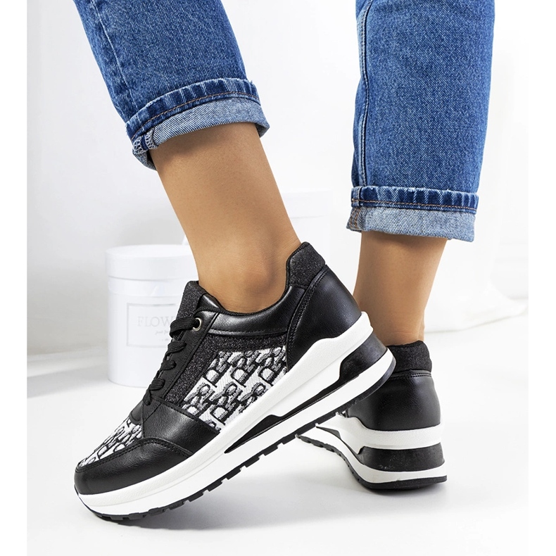 Svarta Aloisia sneakers 1