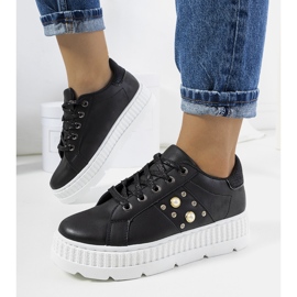 Svarta sneakers på Ileana-plattformen 1