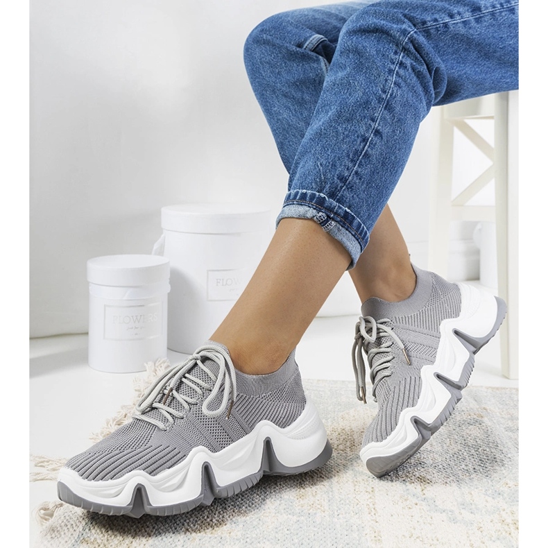 Gråa sportsneakers från Thornber 1