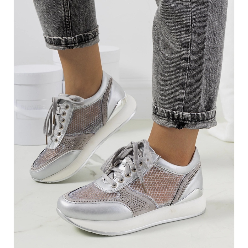 Silver sneakers med mesh från Ilkay 1