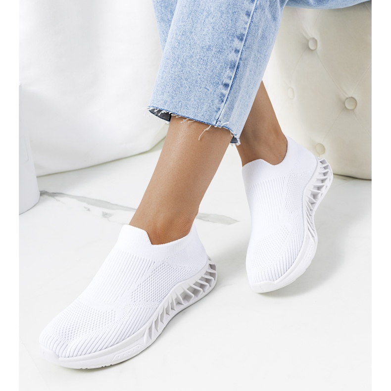 Nedas vita sneakers 2