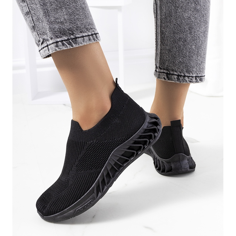 Nedas svarta sneakers 1