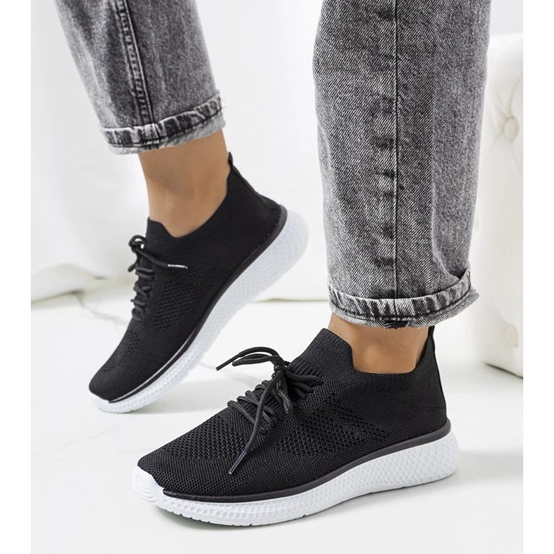 Michaels svarta sportsneakers 1