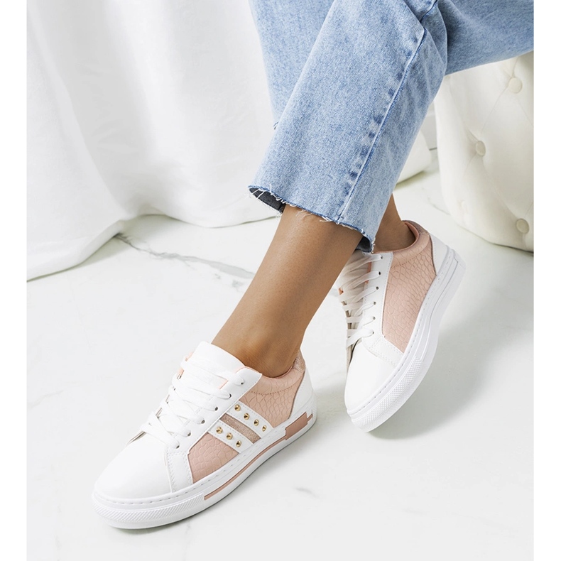 Rosa sneakers med Luus nitar vit 1