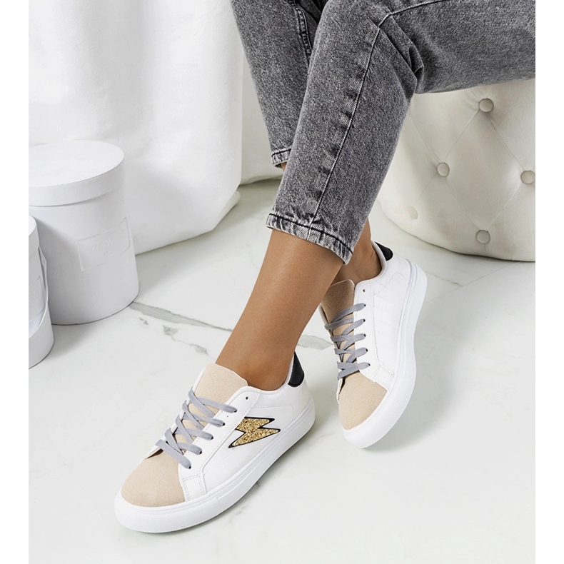 Dings vita och beige sneakers 1