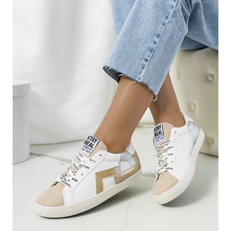 Amaal glänsande vita sneakers beige 1