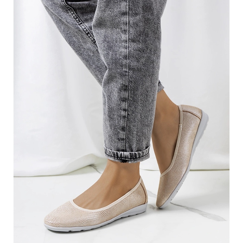 Elmas ballerinor i beige läder 1