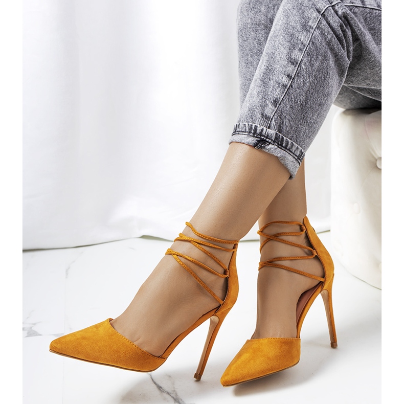 Bruna läderklackar med Glover-rem 1