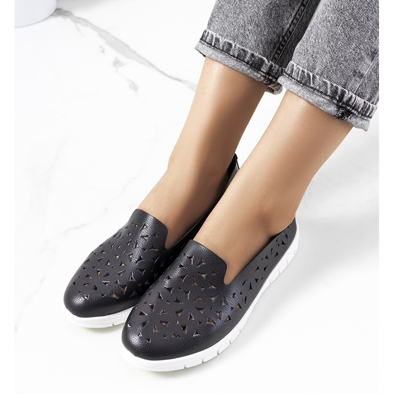 Svarta Borg genombrutna sneakers 1