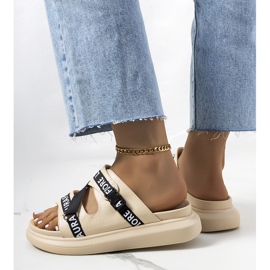 BM Beiga tofflor på Kogil-plattformen beige 1