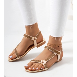 Sandaler i guld med Fihelly cubic zirconias gyllene 1