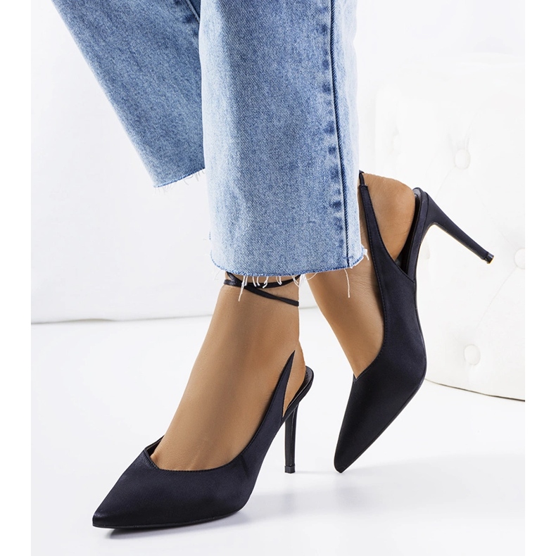 Svarta klackar med Anneli-bindning 1