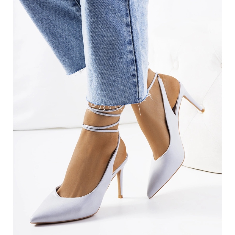 Gråa snörklackar från Latvala 1