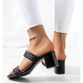 Svarta flätade hälflikar 1