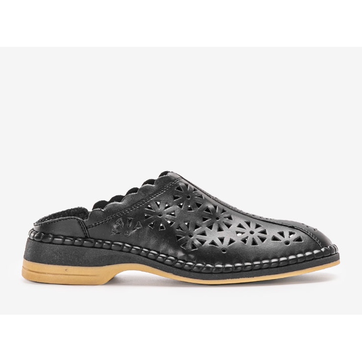 Svarta genombrutna tofflor från Fernandes 1