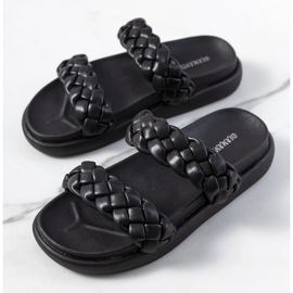 Svarta Angas tofflor 1