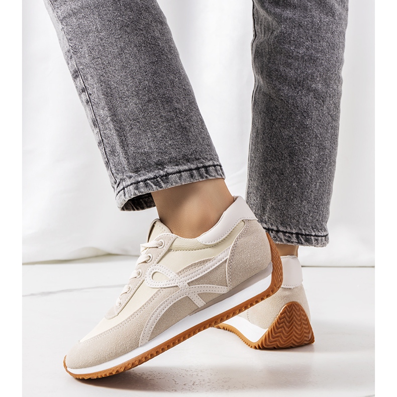 Beige sneakers för kvinnor Lesina 2