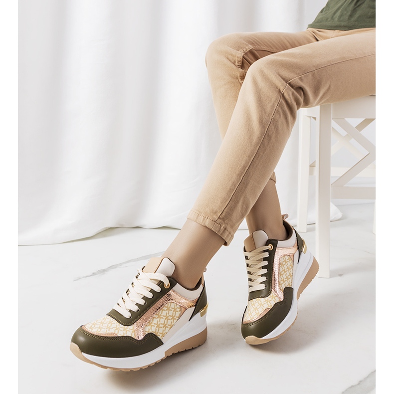 BM Gröna sneakers från Nanson beige 1