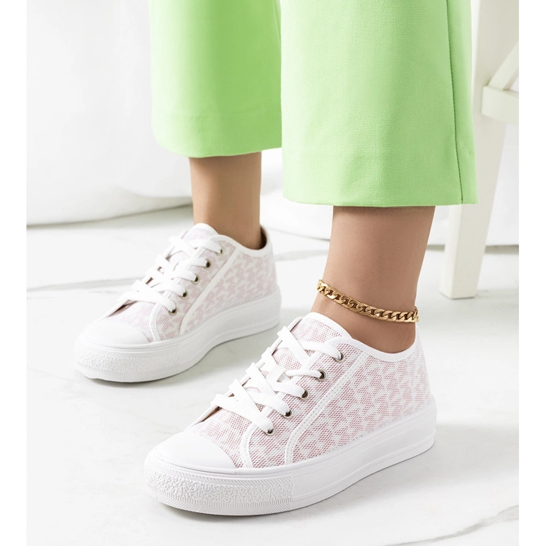 Chelms vita och rosa sneakers 1