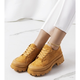 Bruna sneakers på Dearth-plattformen 1