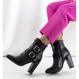 PA1 Svarta Azmar stövlar 1