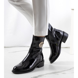 PA1 Svarta patentstövlar från Rodovia 1