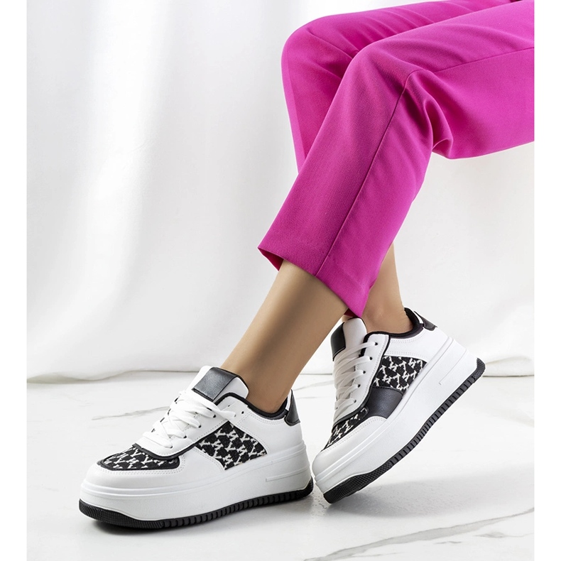 Vita sneakers på hög Valpara-sula 1