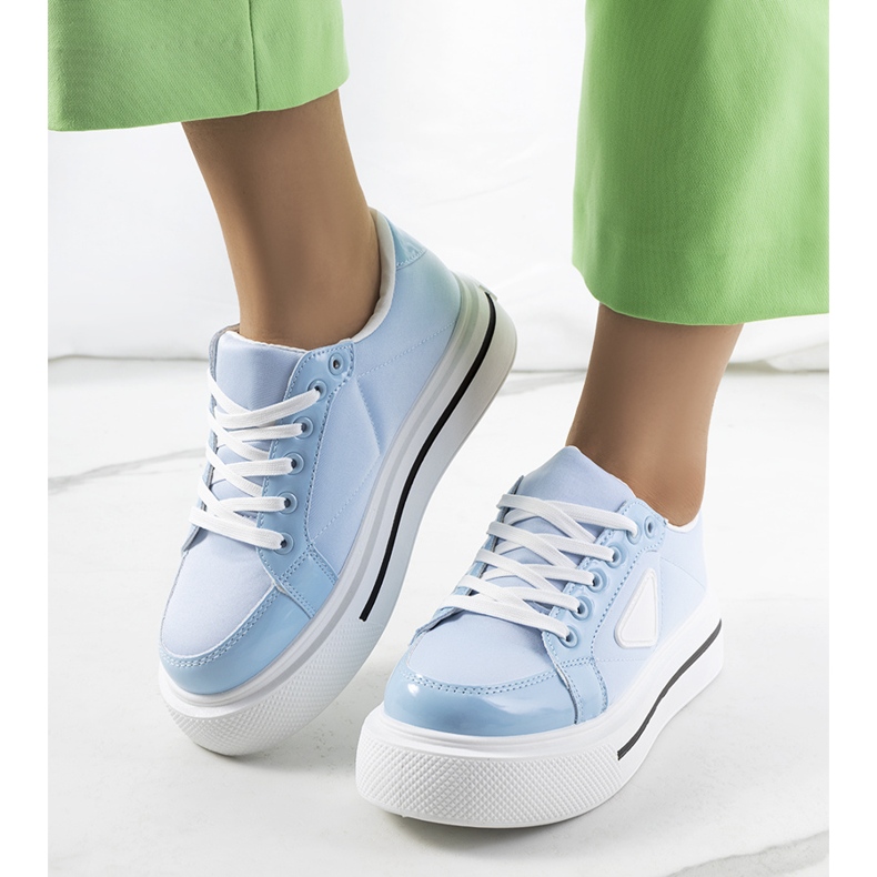 Blå sneakers med tjock Scrabstersula 1